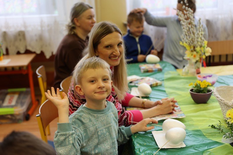 Twórcze przygotowania do Świąt w klasie I c
