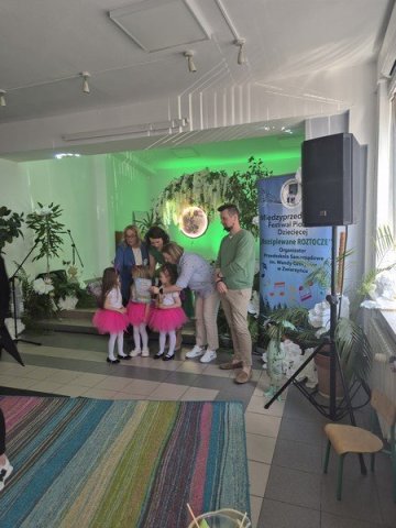 Udział w IV Międzyprzedszkolnym Festiwalu Piosenki Dziecięcej „Rozśpiewane Roztocze”!