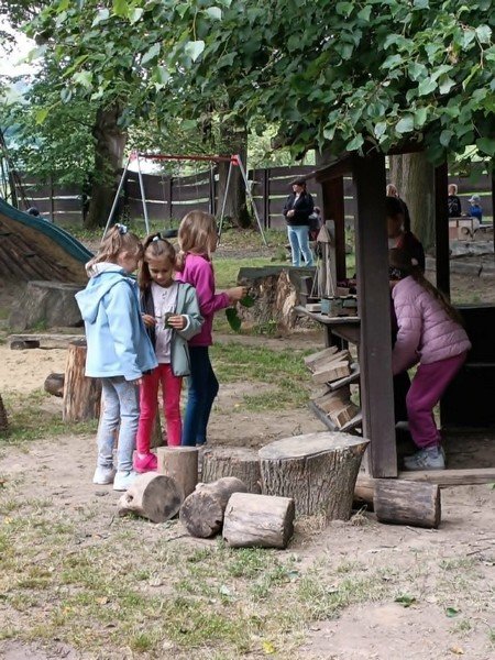 Deszcz nam niestraszny, gdy wzywa przygoda! Klasy I w Etno Roztocze!