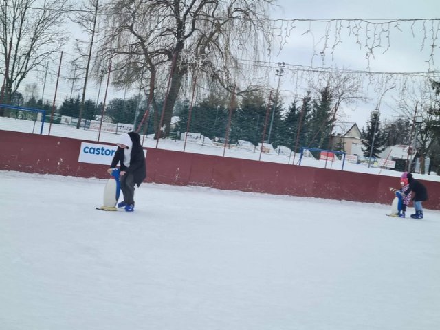 Lekcja wf na lodowisku