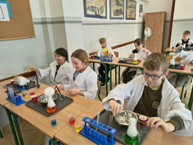 2025-2026 &raquo; Warsztaty chemiczne