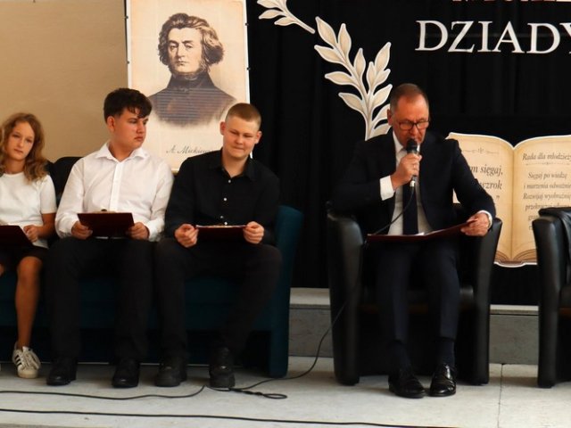 Narodowe Czytanie „Dziadów” Adama Mickiewicza
