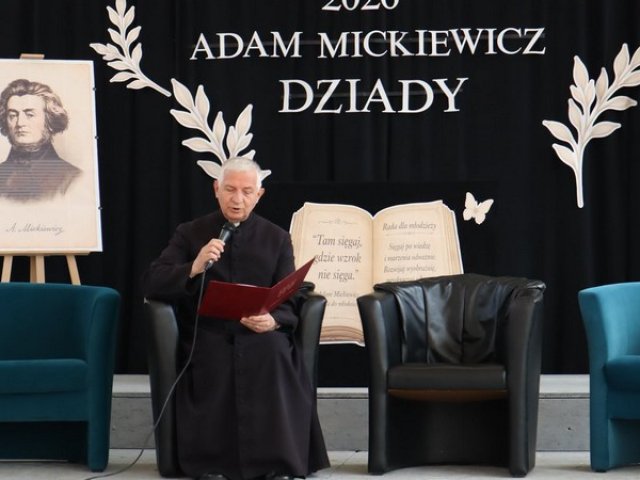Narodowe Czytanie „Dziadów” Adama Mickiewicza